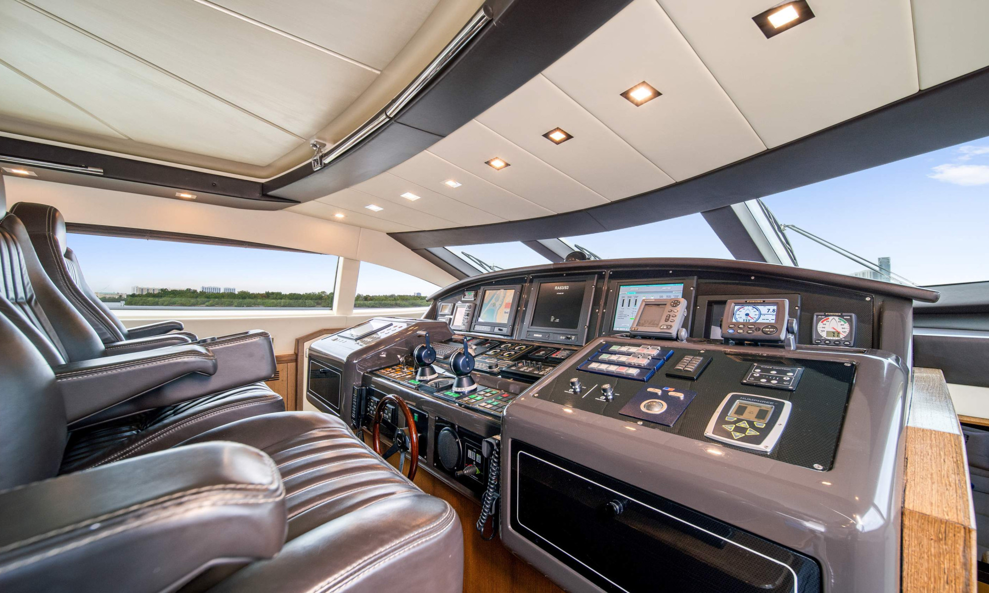 MANGUSTA 105