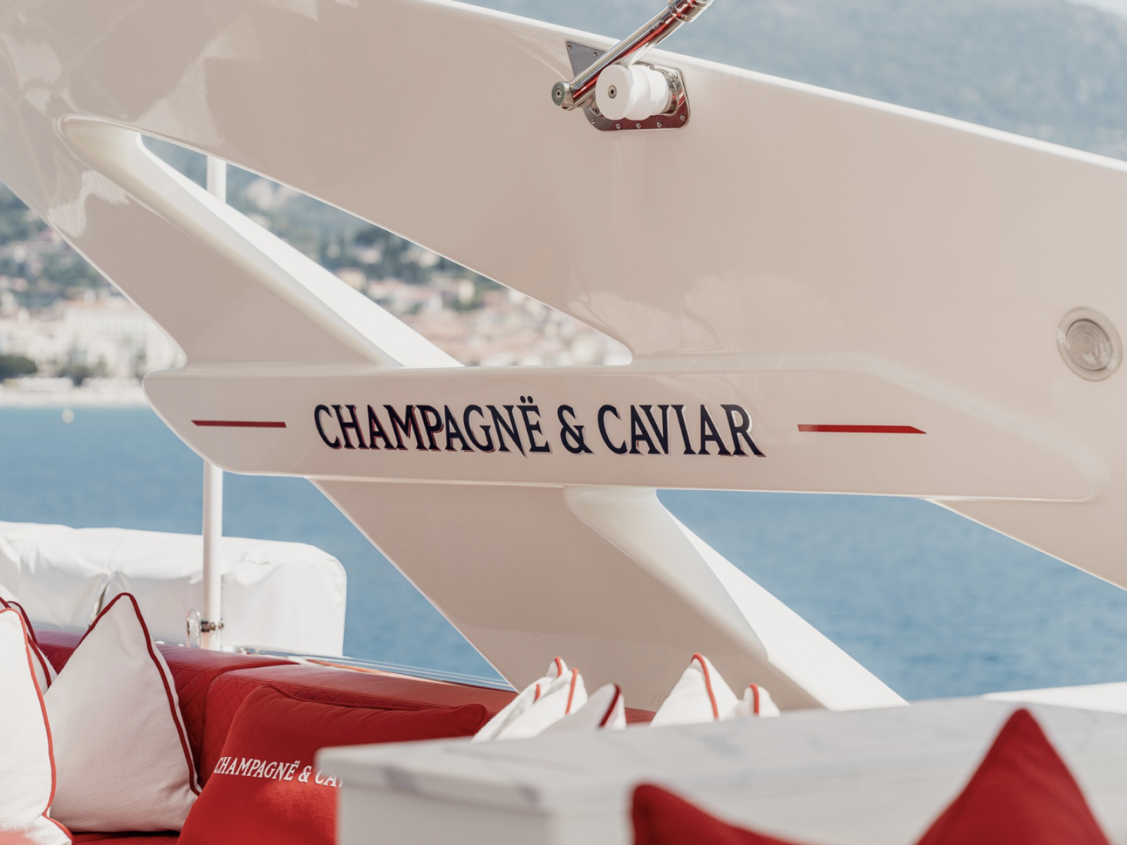 CHAMPAGNE & CAVIAR