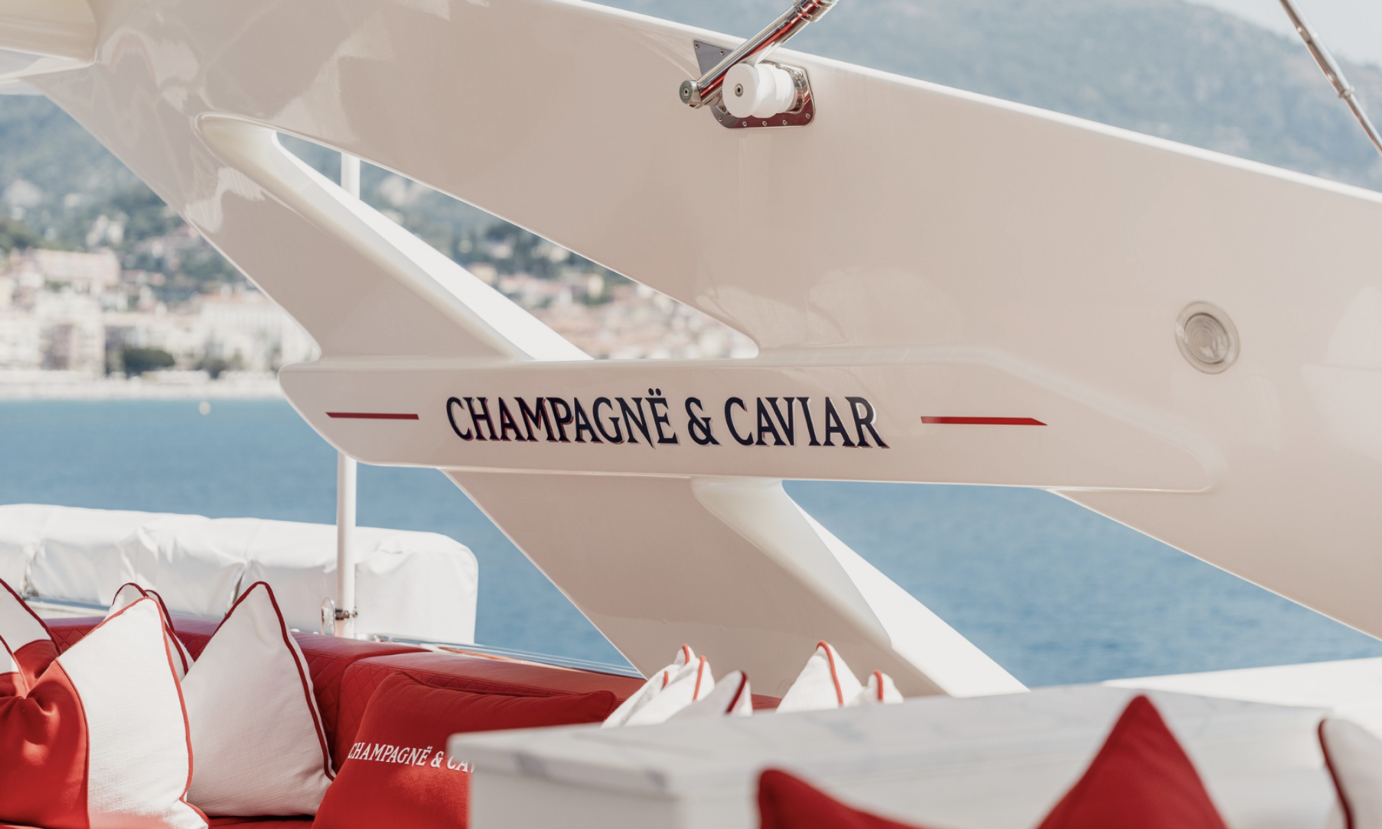 CHAMPAGNE & CAVIAR